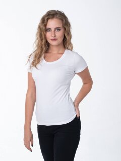 Белая женская футболка